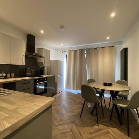 Flat 5 The Old Clinic Apartment Welling Екстериор снимка