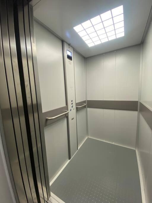 Flat 5 The Old Clinic Apartment Welling Екстериор снимка